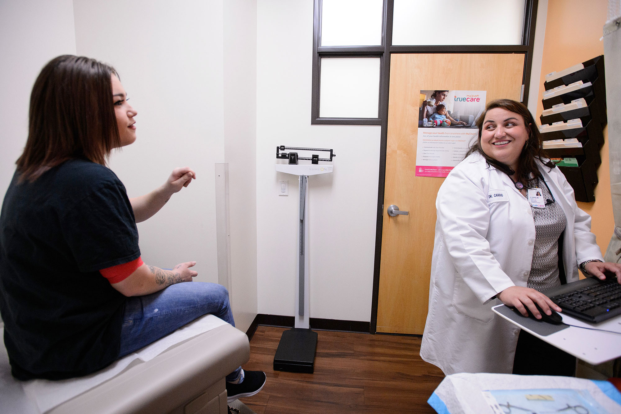 Patient talking to Doctor at clinical visit. Photo: Jessica Brandi Lifland